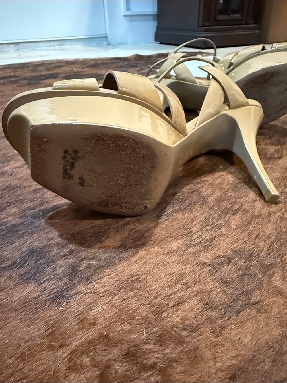 Yves Saint Laurent Tan Patent Leather Woven Sandals - Picture 5 of 6